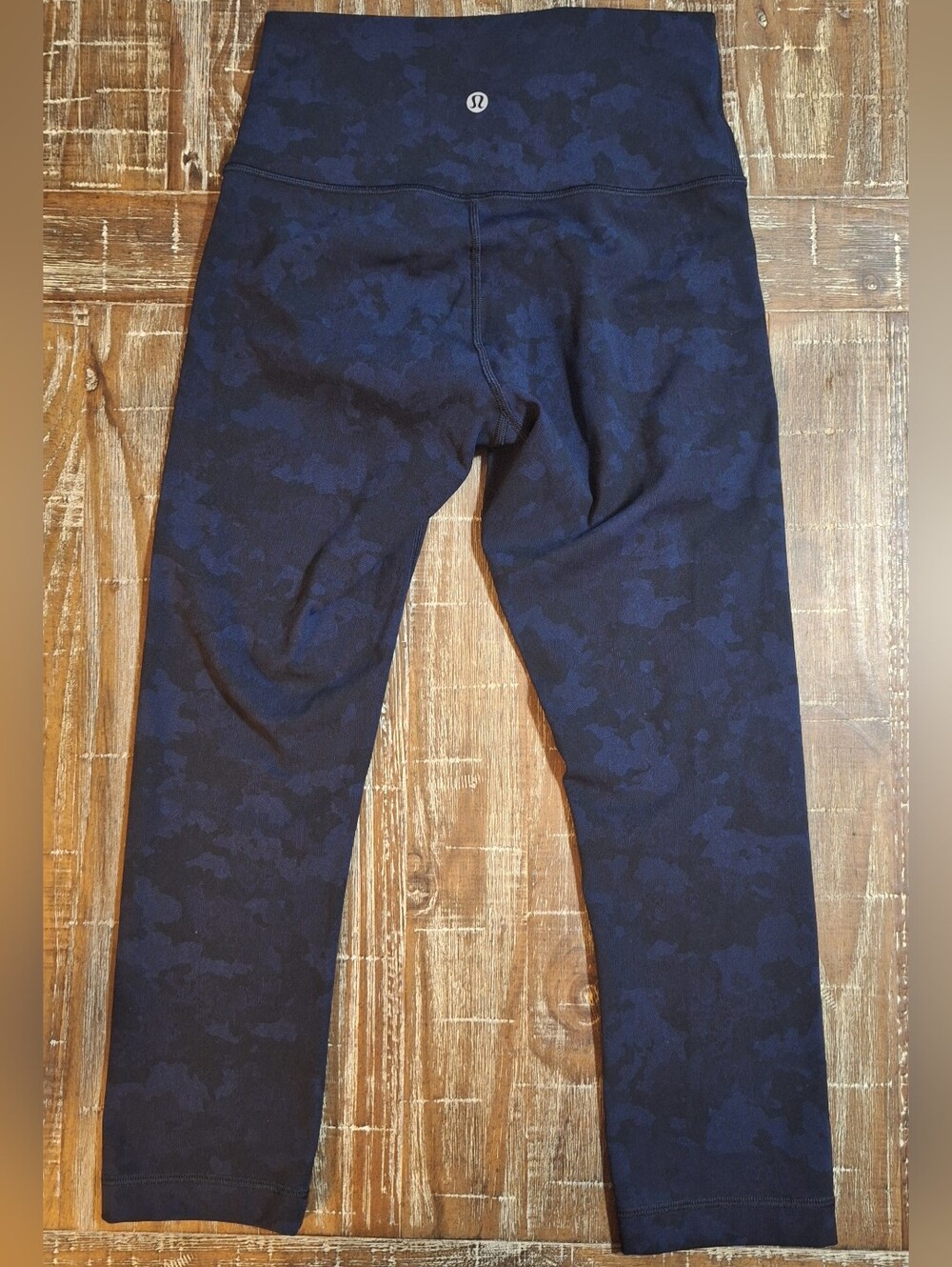 Lululemon Capri Leggings Womens Size 4 Athletic Workout Black/Blue Logo